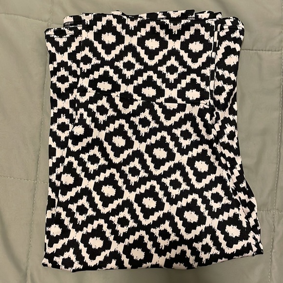 LuLaRoe skirt size Medium like new - Picture 2 of 4